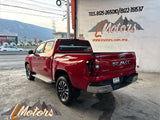 RAM 1200 LARAMIE 2025 roja
