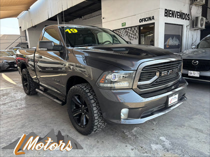 RAM RT 4x4 2019 gris