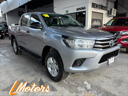 TOYOTA HILUX SR 2018 Plata