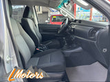 TOYOTA HILUX SR 2018 Plata